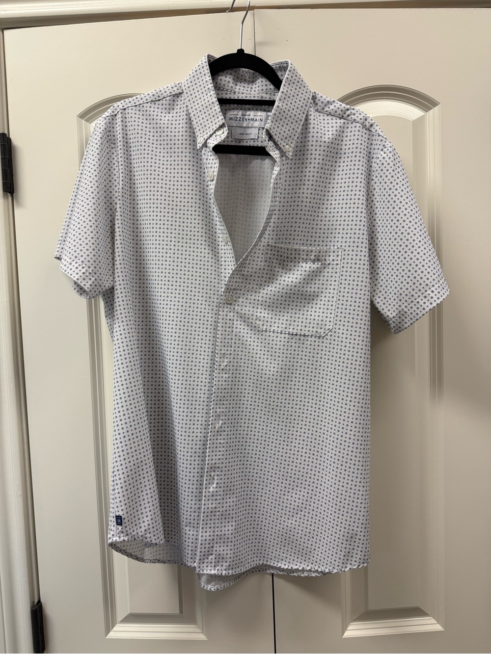 Mizzen+Main White Short-Sleeve Dot Button-Up Shirt - MADE IN AMERICA